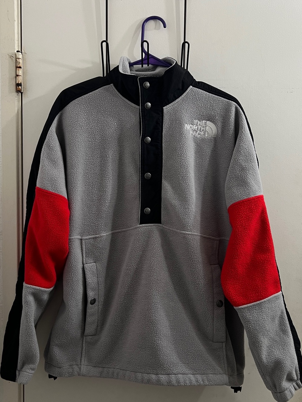 The North Face Men’s Oversized Gray Red Black Colorblock Snap Fleece Pullover